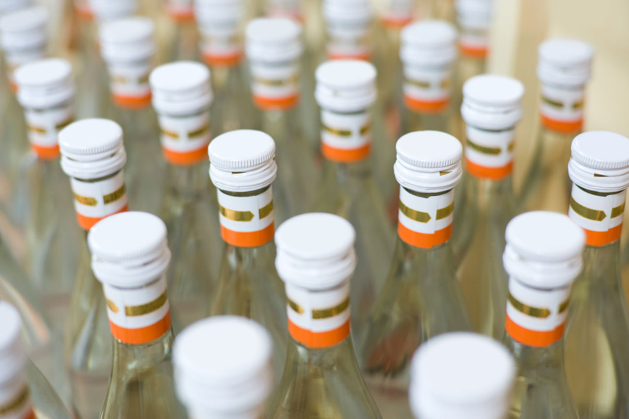 В Ингушетии у пенсионера изъяли 50 литров контрафактного алкоголя