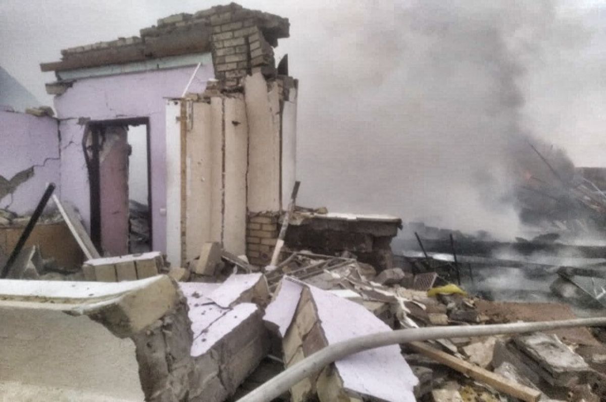 В Ингушетии в результате взрыва бытового газа загорелся и обрушился дом
