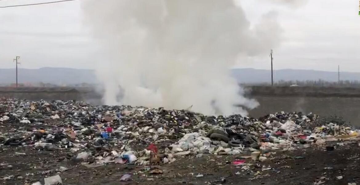 В Ингушетии на полигоне отходов в Сунже произошло возгорание