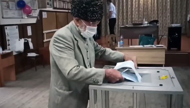 84-летний Бятарсултан Аушев ждет от депутатов работы на благо Ингушетии и страны